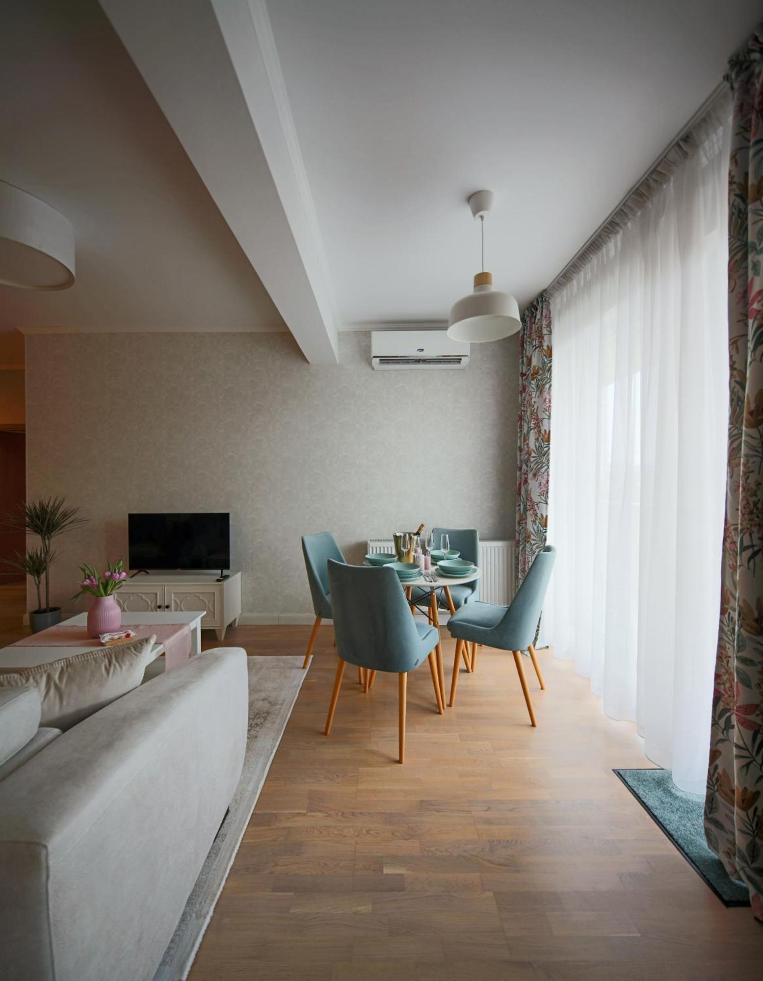 Stylish Condo - Parking And Balcony 克卢日-纳波卡 外观 照片