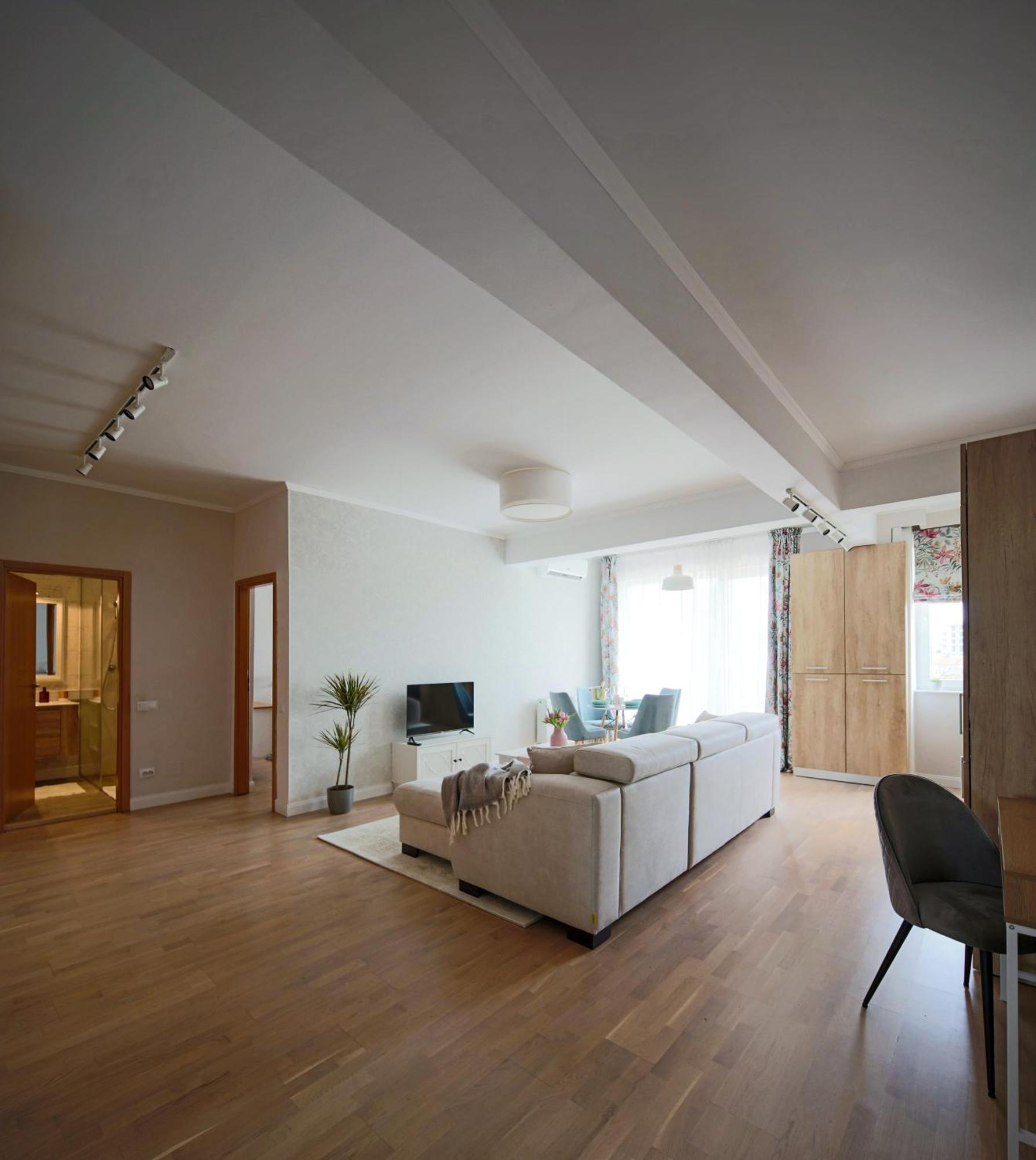Stylish Condo - Parking And Balcony 克卢日-纳波卡 外观 照片